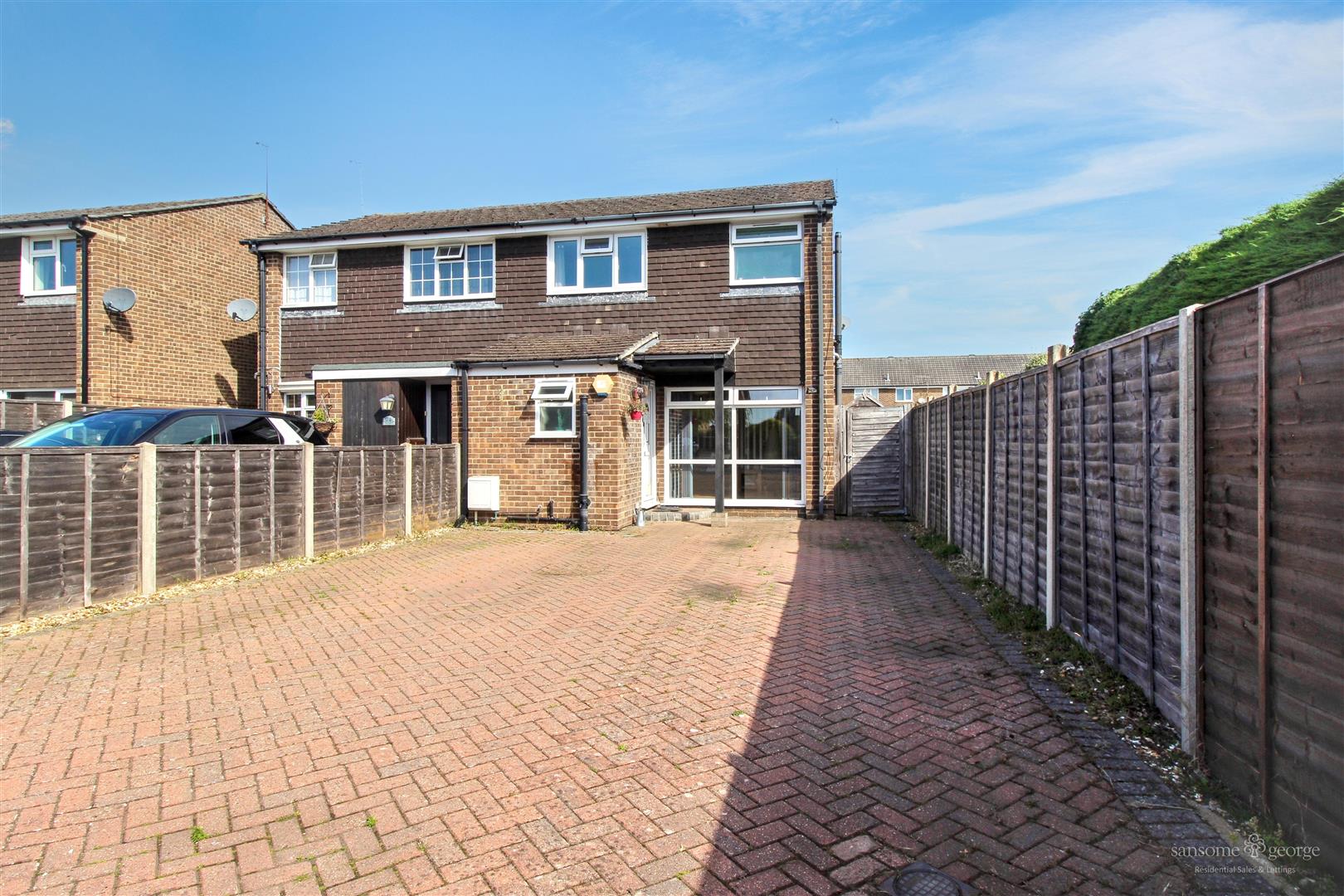 3 bed property in City Road, Reading